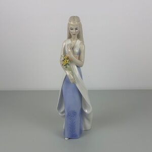 Reflections by Royal Doulton - Sweet Bouquet HN 3000 - Tall Porcelain Figurine